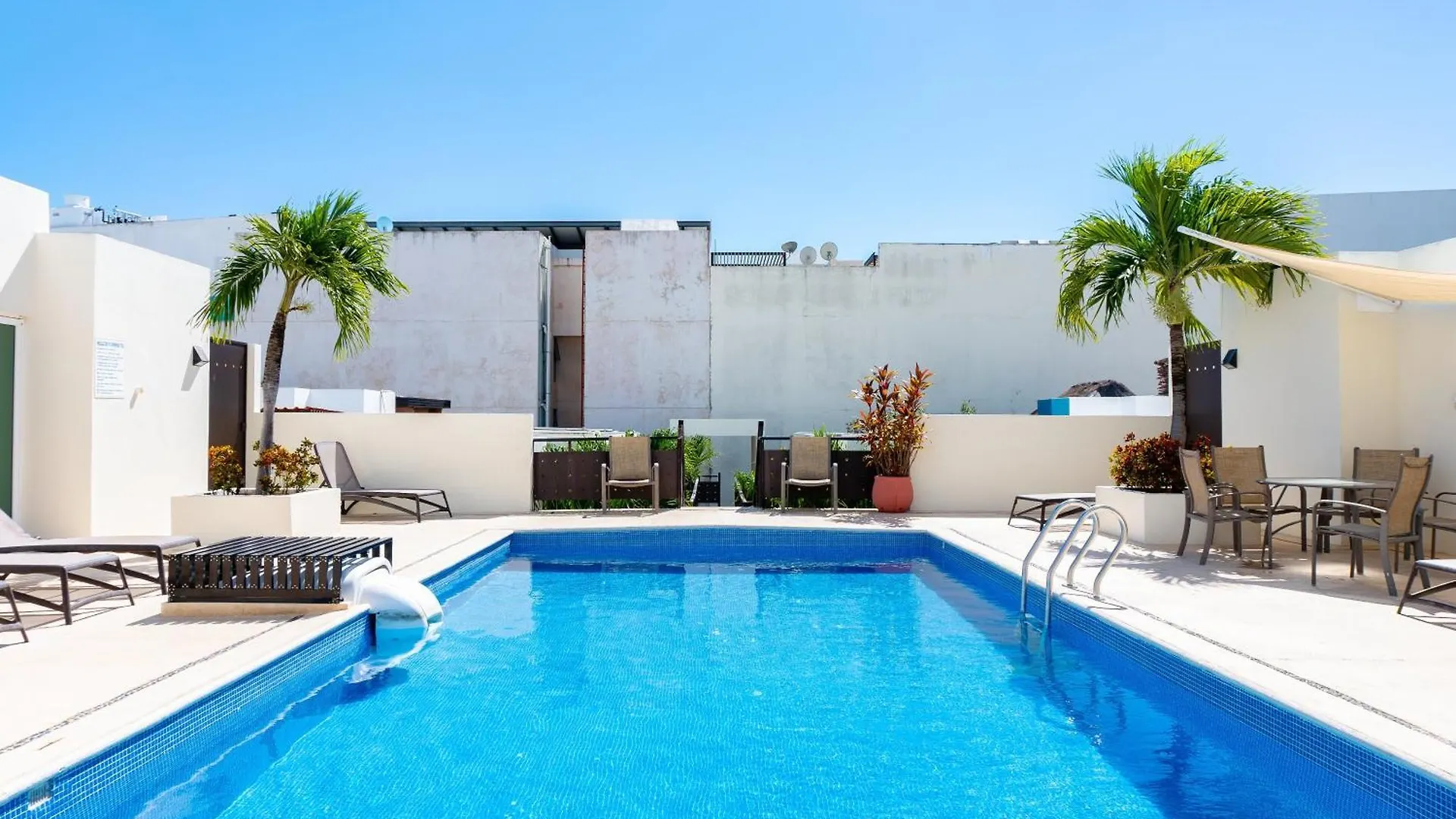 Apartment Meridian 208 Condo Playa del Carmen Mexico