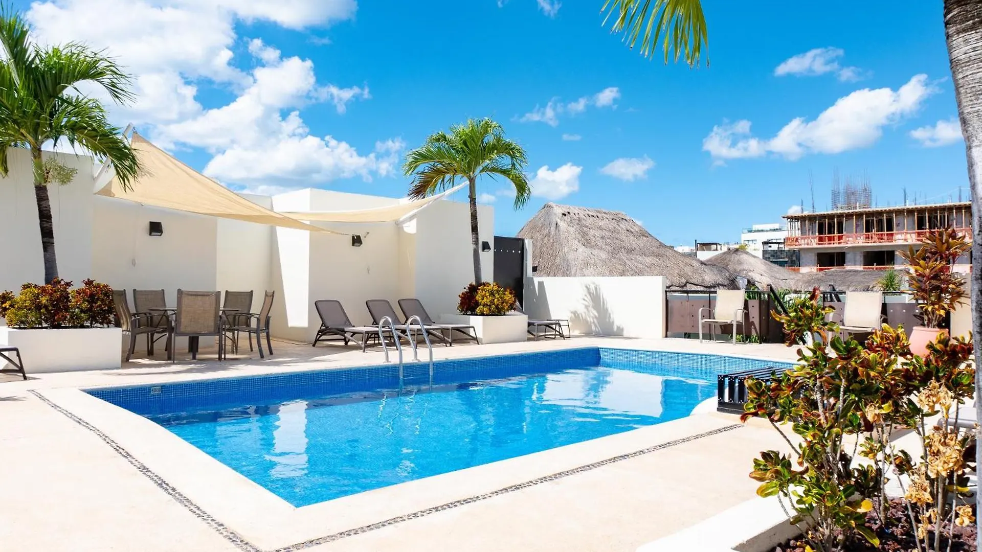 Meridian 208 Condo Playa del Carmen